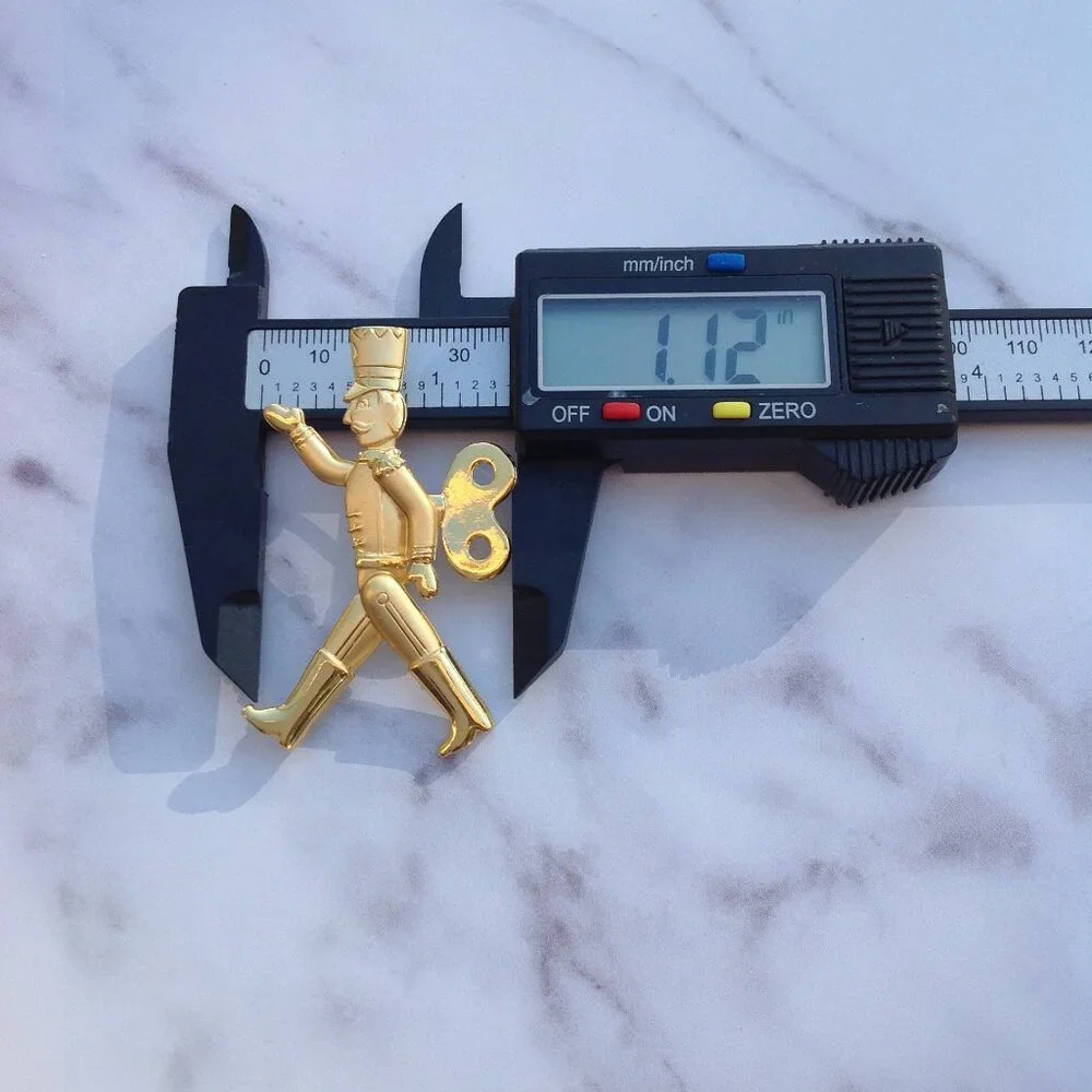 JJ Jonette Jewelry Gold Rhodium Plated BROOCH Toy Soldier in Full Regalia